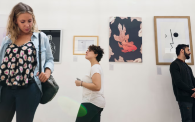 Revigorer l’environnement de l’entreprise : le pouvoir des expositions d’art sur le lieu de travail